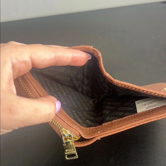 NWOT Steve Madden Brown Wallet with Gold Accents - Picture 5 of 9